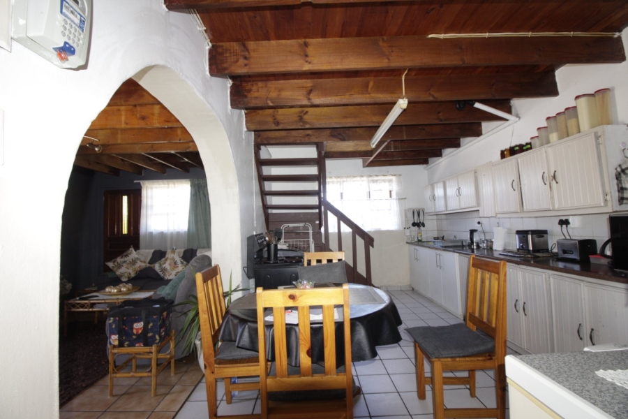 6 Bedroom Property for Sale in Wavecrest Eastern Cape